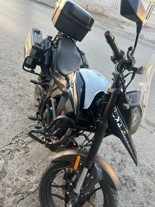 RK 200 Blanc et noir coleur 2025