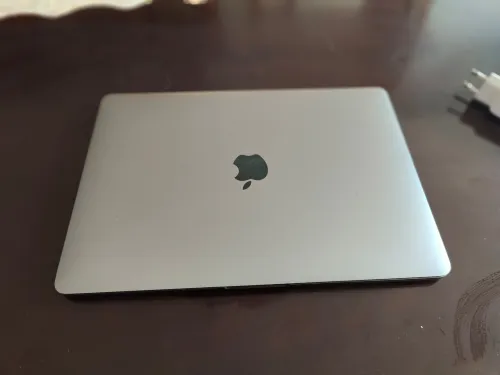 Macbook pro 2019 Touchbar 16GB RAM 512 SSD