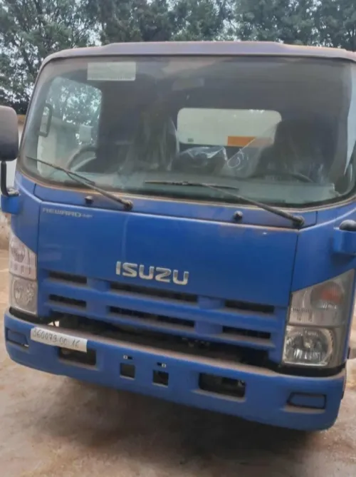 Isuzu Isuzu 2013