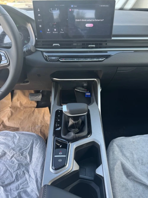 Geely Emgrand 2025 Emegrand