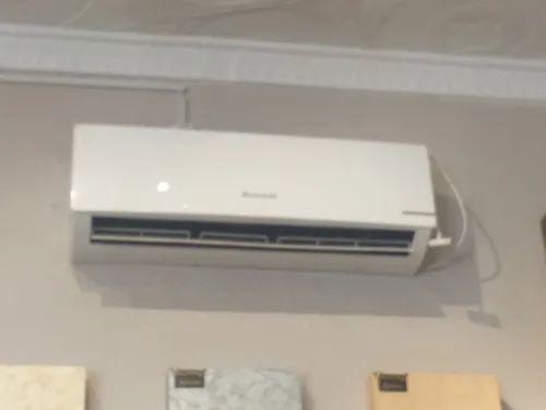 Climatiseur brand 18mill+ Smart Tv géant 