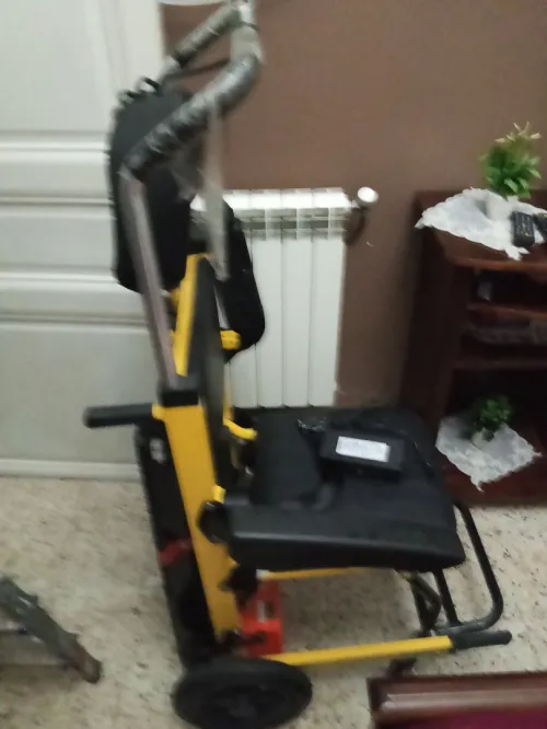 Fauteuil mante-escalier électrique