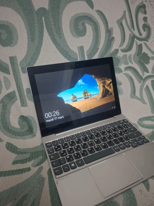 Laptop Lenovo Miix 320 بحالة جيدة