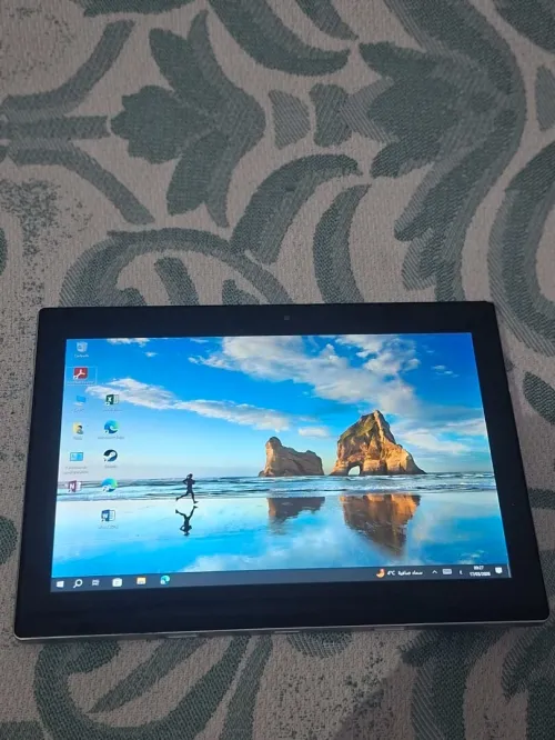 Laptop Lenovo Miix 320 بحالة جيدة