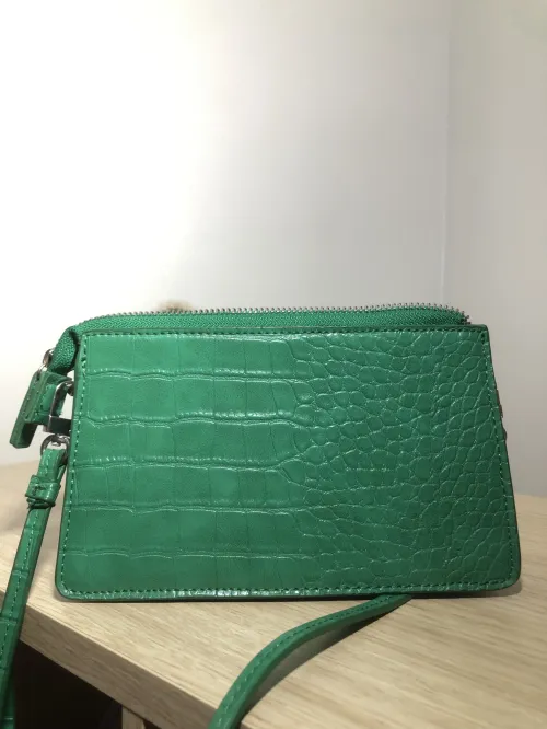 Sac Bandoulière mango Vert Effet Croco & Chaîne Argentée