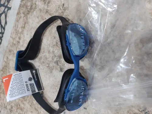 Lunettes et bonnet pour piscine 