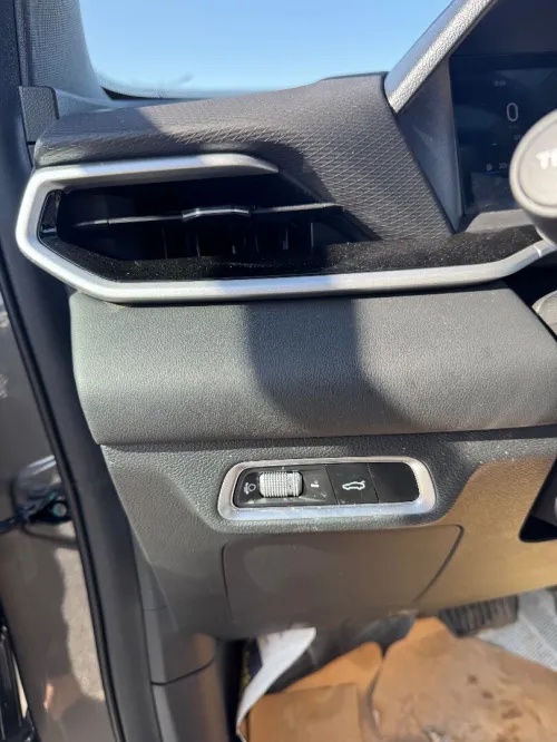 Geely Coolray 2025 