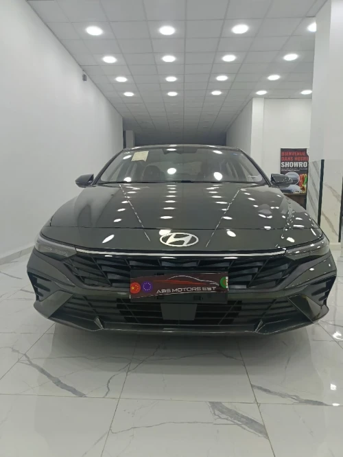 Hyundai Elantra 2025 Luxury