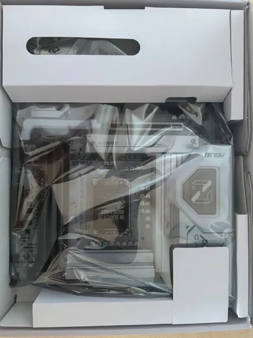 Processeur intel ULTRA 7 & carte, mère Asus Z890
