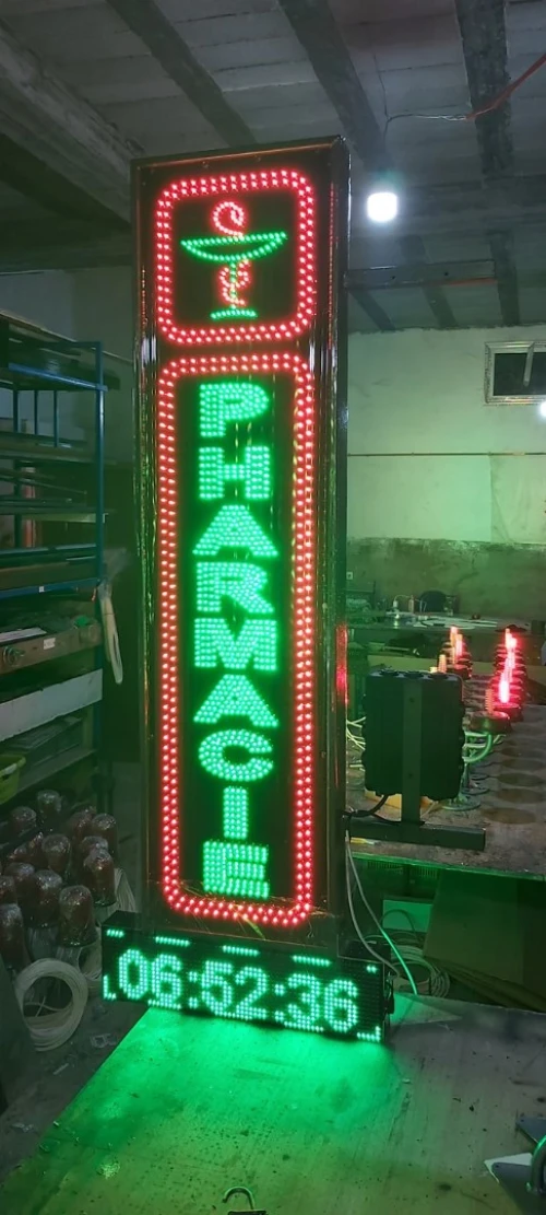 panneaux publicitaires PHARMACIE enseignes LED