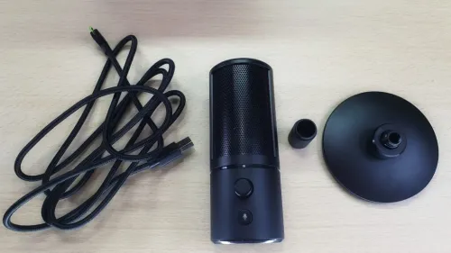 À vendre Microphone Razer Seiren X Qualité studio