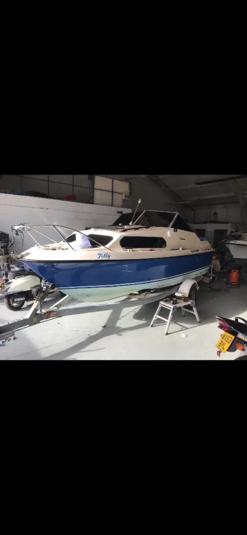 Bateau hors bord