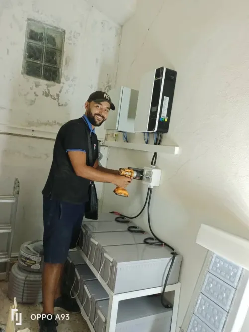 Installation et maintenance  solتجهيز 