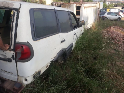 Nissan. Terano 2 pièces