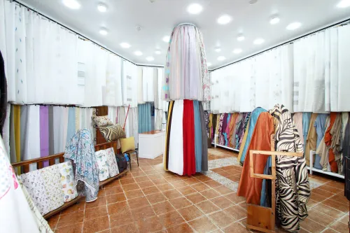 Ameublement, rideaux et le linge de maison