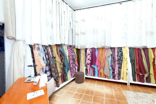 Ameublement, rideaux et le linge de maison