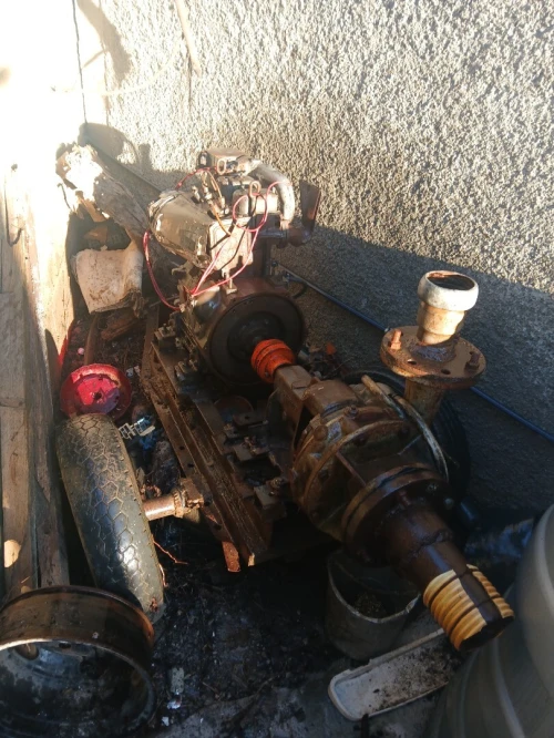 Moteur VM 2 cylindres avec pompe