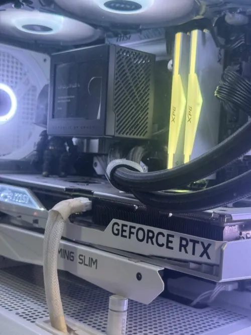 PC Gamer High End : RTX 4070 SUPER / i7 13700k / 32GB DDR5 6000MHz