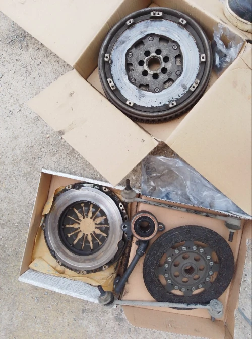 Kit d'embrayage complet + double volant moteur d'origine