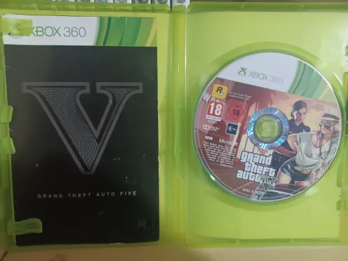 Cd original GTA V avec notice xbox 360