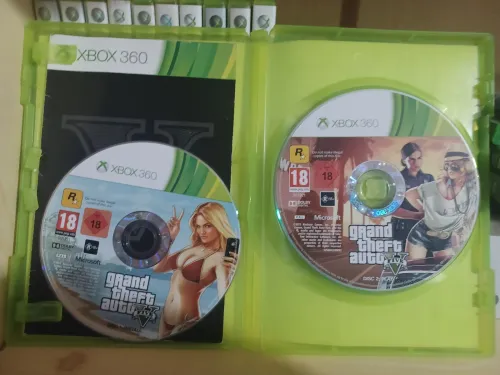 Cd original GTA V avec notice xbox 360