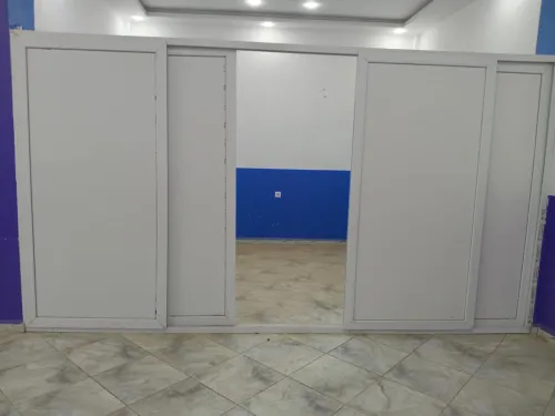 Vitrine et séparation aluminium 