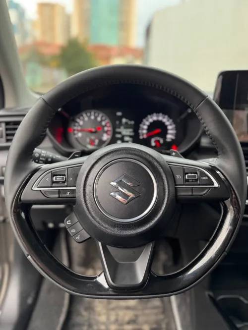 Suzuki Swift 2025 GLX - 🇮🇳