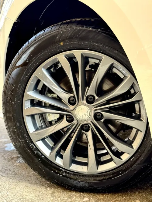 MG 5 2025 Luxury 180 Dvvt