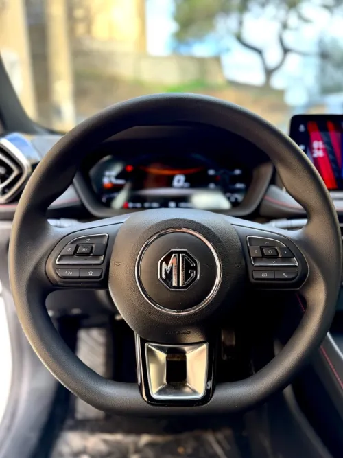 MG 5 2025 Luxury 180 Dvvt