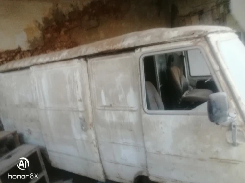 Peugeo J9 1985