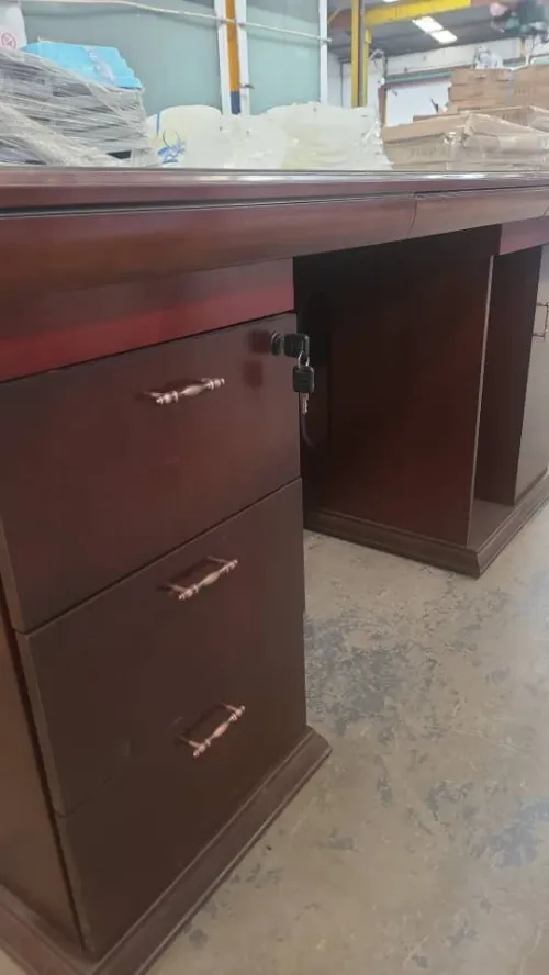 Bureaux avec caissons