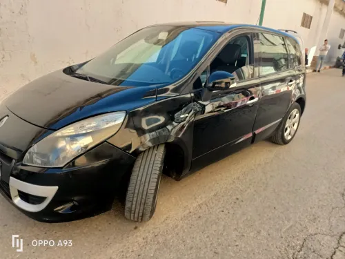 Renault Scenic 2012 3