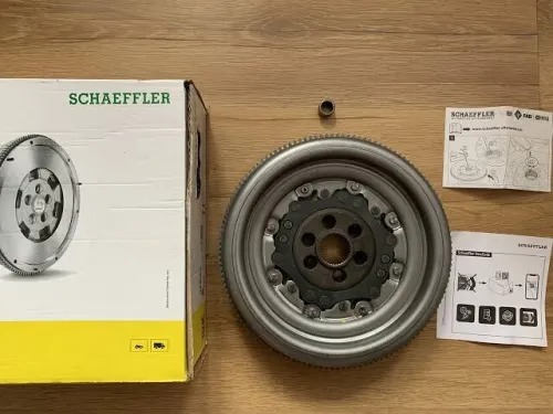 Volant moteur boîte auto 