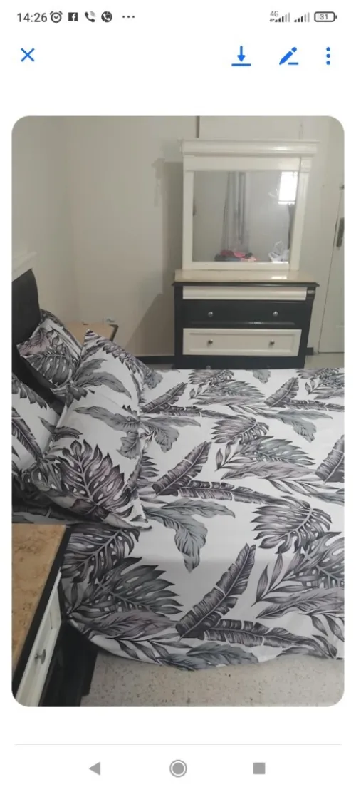 Chambre à coucher bon état 
