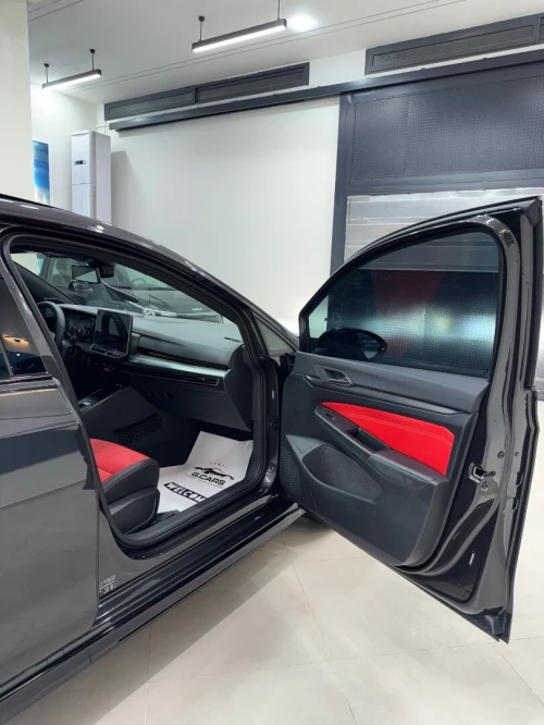 Volkswagen Golf 8,5 full option 2026 R-LINE / BLACK ÉDITION