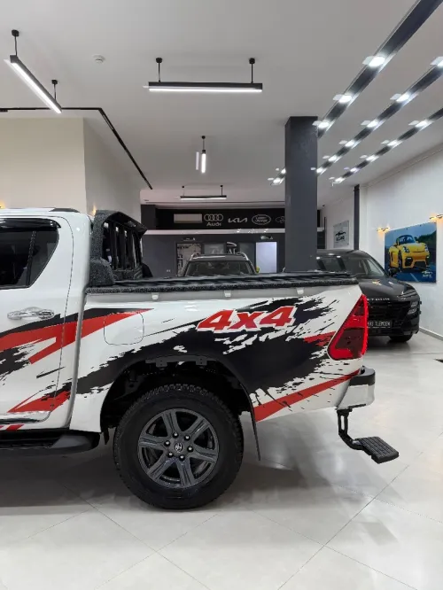 Toyota Revo  2025 HILUX FULL OPTION 4*4
