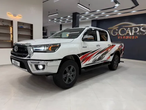 Toyota Revo  2025 HILUX FULL OPTION 4*4