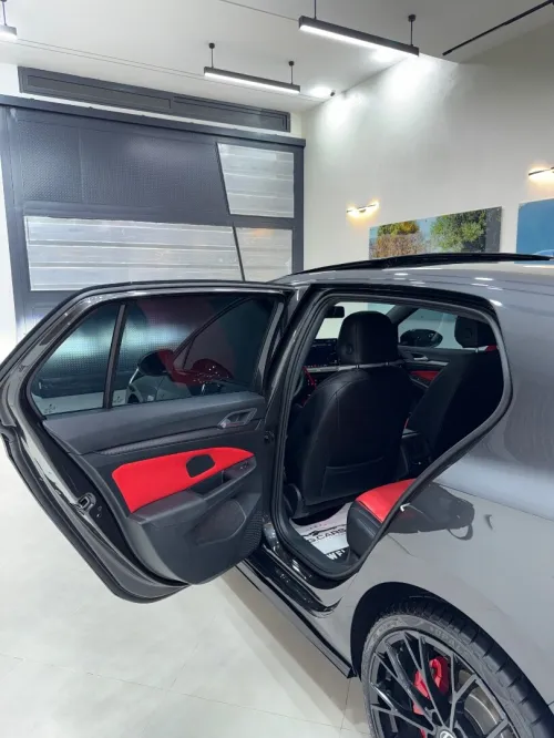 Volkswagen Golf 8,5 full option 2026 R-LINE / BLACK ÉDITION