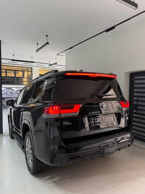 Toyota Land Cruiser  2025 VX-R / LC 300 FULL OPTION