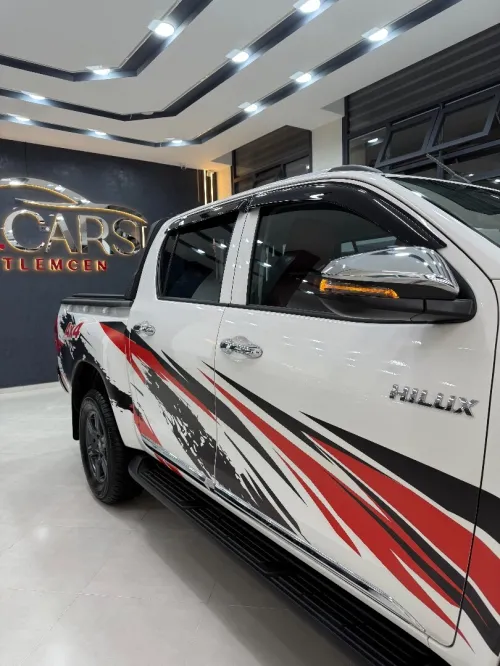 Toyota Revo  2025 HILUX FULL OPTION 4*4