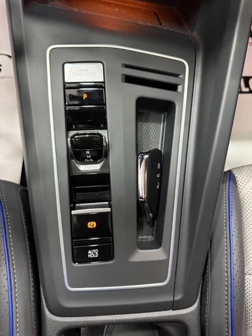 Volkswagen Golf 8,5 full option 2026 R-LINE / BLACK ÉDITION