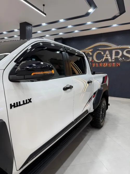Toyota HILUX 4*4 2025 GR SPORT /FULL OPTION