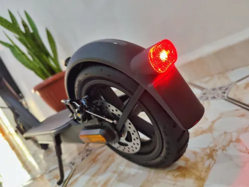 Trottinette Électrique Trotinette Xiaomi Essential I Faible kilométrage!