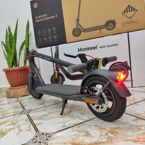 Trottinette Électrique Trotinette Xiaomi 4 i Très Peu Utilisé i Promotion!