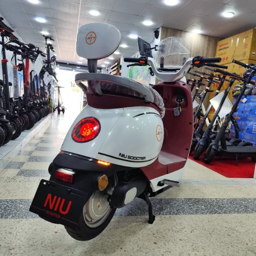 Moto Électrique NIU JET 7 i Affaire a pas Rater!