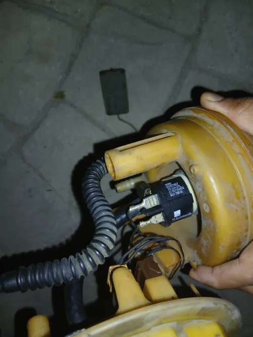 Pompe essence Peugeot 206