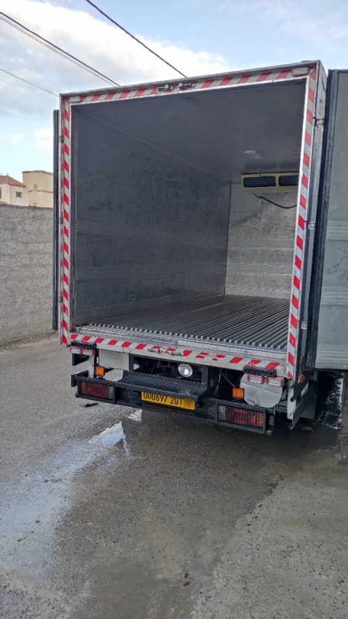Isuzu MPR 2001