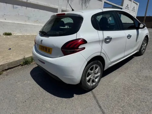 Peugeot 208 2016 Access Facelift
