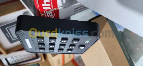 (DG code) OptiononClavier Zkteco SA40B IC avec lecteur RFID et option Mifare
