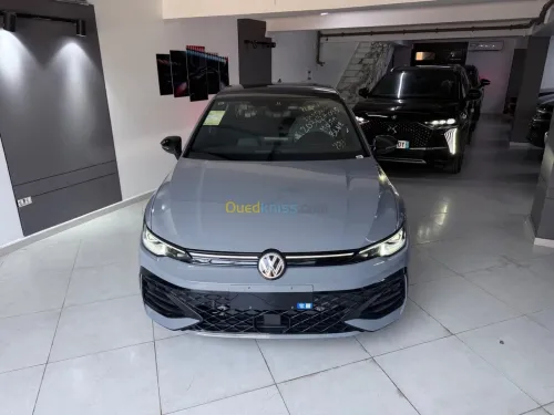 Volkswagen Golf 8 2025 Black édition full